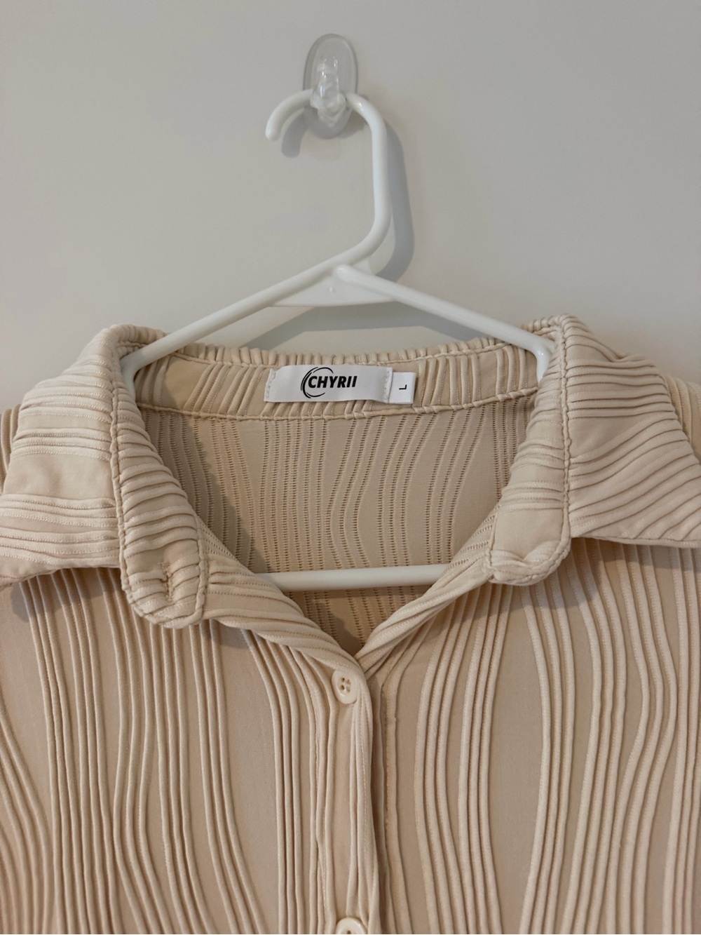 CHYRII Textured Button Down Beige Blouse Women’s Large - Picture 3 of 8